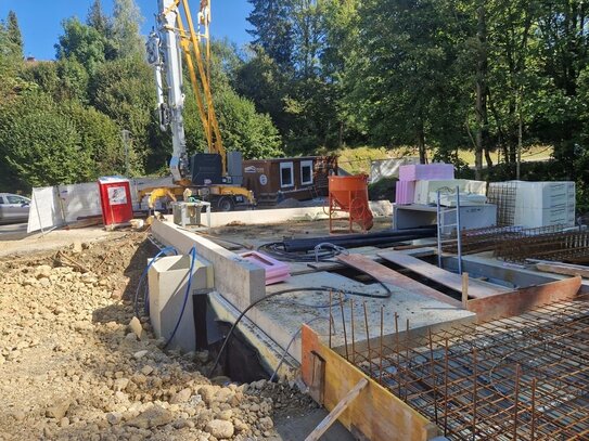 Der Bau hat begonnen! 4-Zimmer- NEUBAU -Dachgeschosswohnung in kleiner Einheit am Ortsrand von Scheidegg