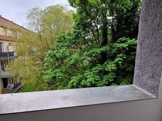 ATLAS IMMOBILIEN: 2 ZKB Balkon