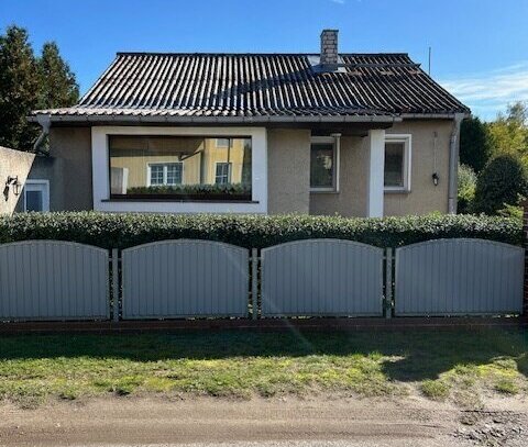 Massives Einfamilienhaus mit viel Potential in beliebter Lage zu verkaufen!