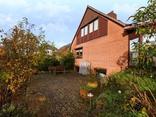 Traumhaft gelegenes Einfamilienhaus in Sackgassenlage mit tollem Grundstück in Kiel!