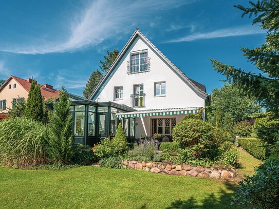 Berlin, Stahnsdorf bei Kleinmachnow - Elegantes Landhaus auf Parkgrundstück