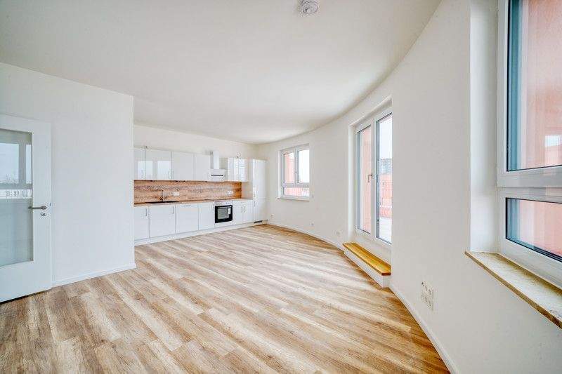 Erstbezug! Helle 2-Zimmer-Wohnung mit großer Dachterrasse & traumhaftem Seeblick! - Photo 1