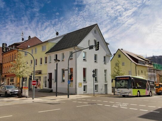 Charmantes Mehrfamilienhaus in zentraler Lage