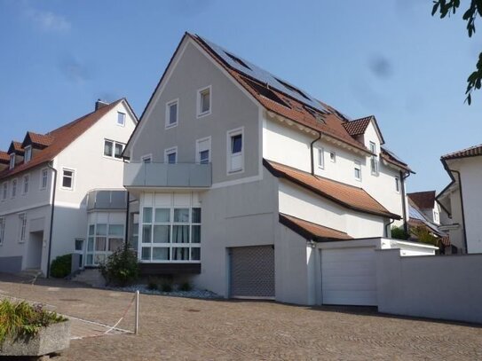 WOHNEN IN DER CITY VON GERADSTETTEN! Helle 3 Zi. - Wohnung im 1. OG. Mitbenützung der gemeinsamer Dachterrasse möglich.