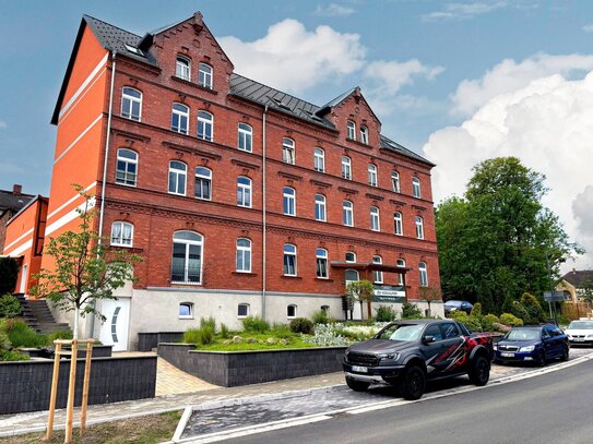 Wunderschöne, lichtdurchflutete Wohnung mit Balkon und Gartennutzung