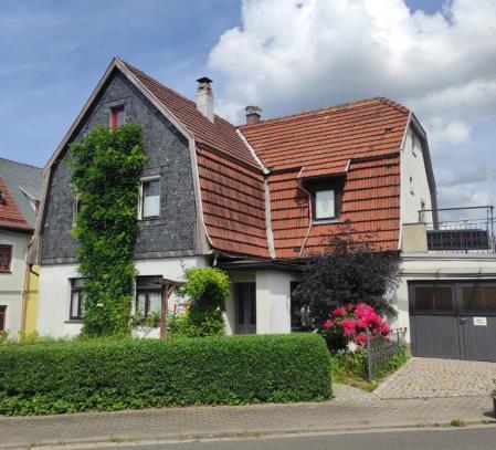 Charmantes freistehendes Einfamilienhaus in Zella-Mehlis: Historischer Flair und Moderner Komfort