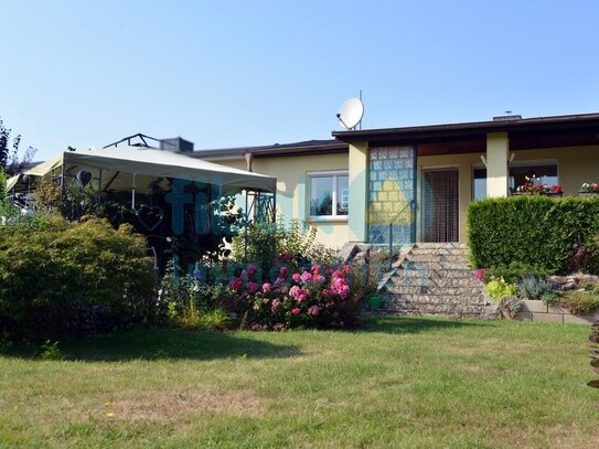 Wohlfühloase mit Kamin und Garten - Doppelhaushälfte in ruhiger Lage