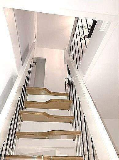 4-Zimmer-Maisonettewohnung mit Nutzfläche im 2 OG. und 3. OG/ Süd-Balkon/ ab sofort frei