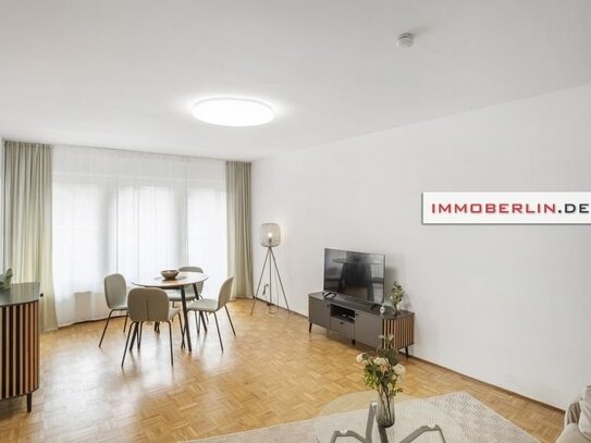 IMMOBERLIN.DE - Beliebte Lage: Hochwertig sanierte & möblierte Wohnung mit Loggia