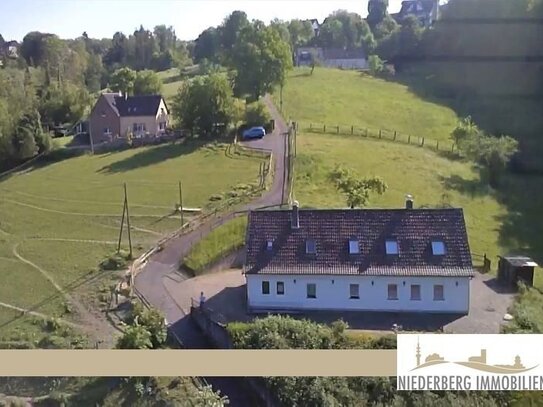 Landhaus in idyllischer Lage: Tierhaltung, Mehrgenerationen oder Autarkes Wohnen - alles möglich!