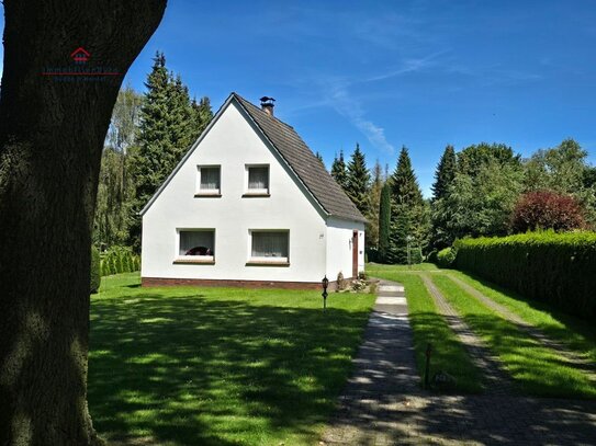 Willkommen in Ihrem zukünftigen Zuhause am idyllischen Elisabethfehnkanal! Charmantes Einfamilienhaus mit großzügigem G…