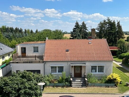 Einfamilienhaus mit Garage und großen Grundstück in Iden