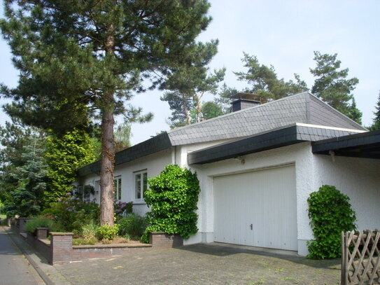 1-2 Familienhaus mit Top-Ausstattung 3 Bäder ruhiger Lage Garten Garage Carport schöne Außenanlage