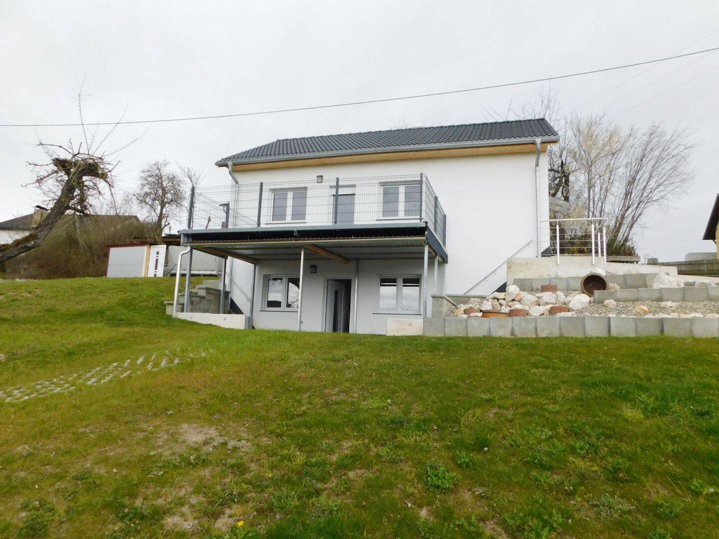                                                               Erstbezug - Kleines EFH mit Scharm                                                       in Holzheim (Donau-Ries)