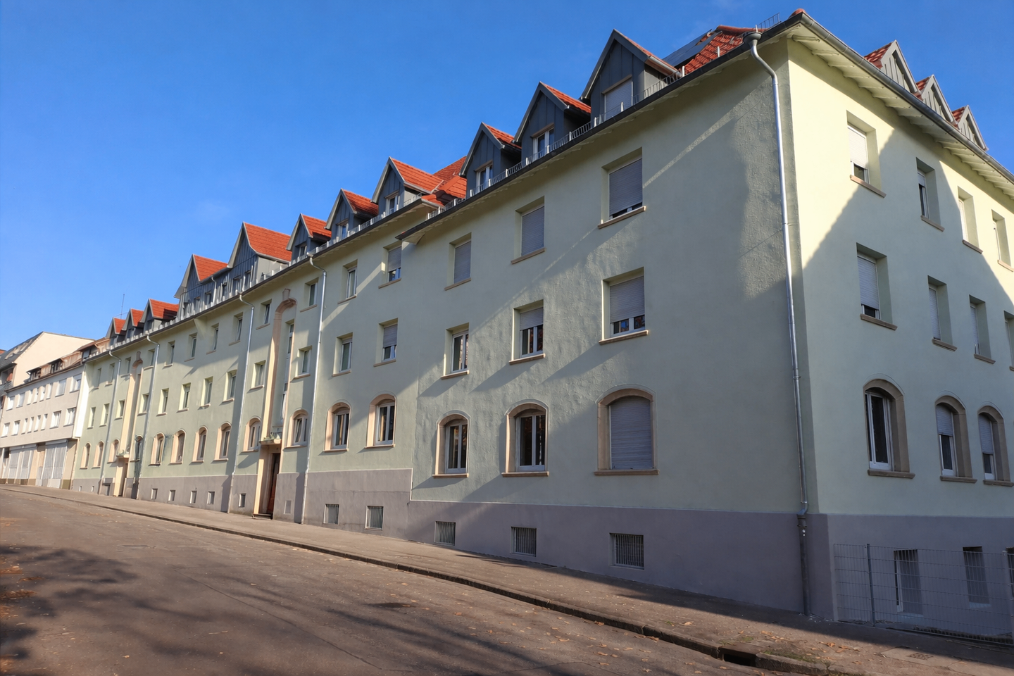 Stuttgart-Ost: Frisch sanierte Energiespar-Wohnung in zentraler Lage - top Ausstattung, fairer Preis!