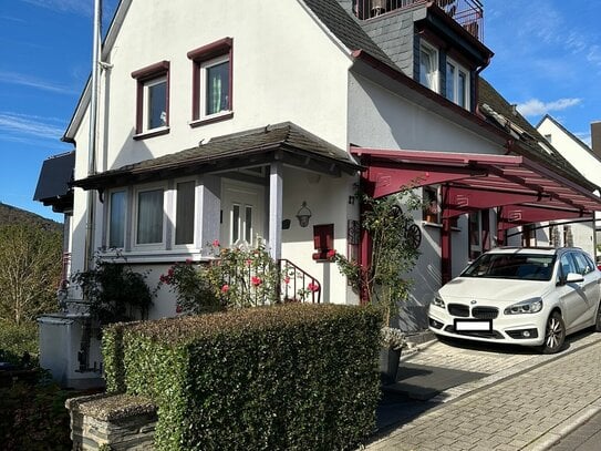 Einfamilienhaus mit viel Charme (Doppelhaushälfte)