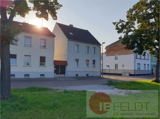 Ideal für Familie, 2 Generationen, Vermietung - Zweifamilienhaus mit Innenhof, Werkstatt + Garage