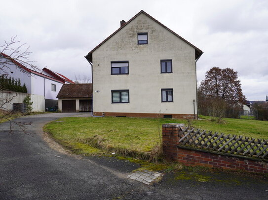 2-Familien-Haus mit großem Grundstück in ruhiger Lage