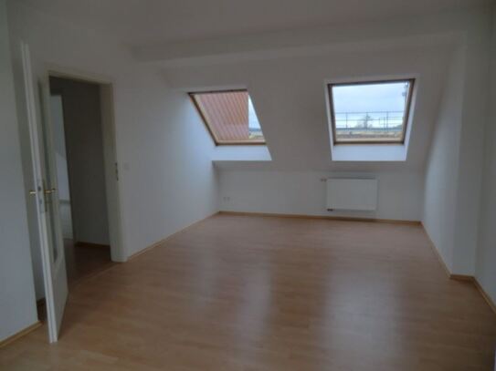 Markkleeberg* helle 2 Zimmer-DG-Wohnung* Tageslichtbad* Wohnküche*