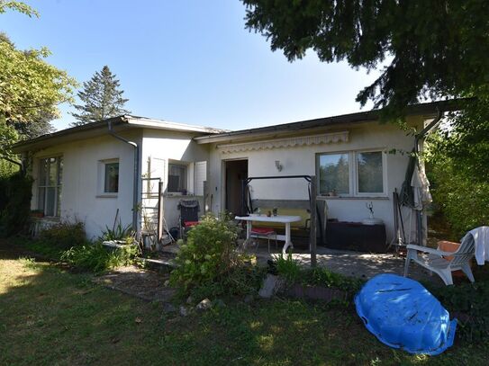 Wochenendhaus in ruhiger Lage, mit Einfamilienhaus bebaubar