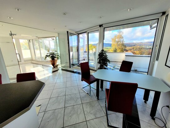 Das Haus auf dem Haus - Exklusive Wohnkultur auf zwei Etagen - große Dachterrasse