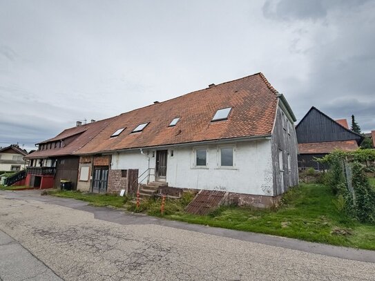 Großes Grundstück mit Altbestand in ruhiger Lage als Bauplatz oder Handwerkerhaus für Selbermacher