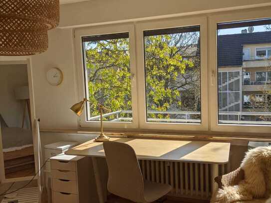 17 qm-Zimmer, in gemütlicher 3-Zimmer-Wohnung mit Balkon in sympathischer 2er-WG in Top-Lage