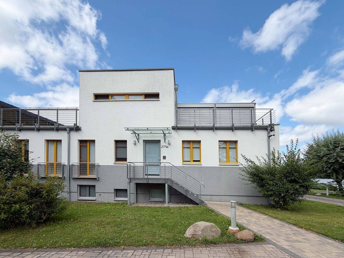 Lichtdurchflutetes Townhouse mit direktem Wasserzugang - Photo 1