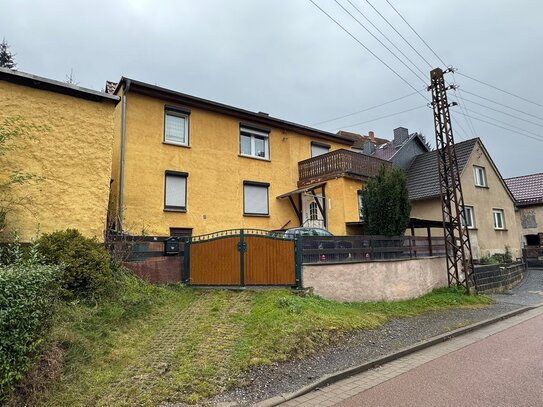 (506) Traumhafte Familienoase: Einfamilienhaus mit weitläufigem Grundstück, Dachterrasse und spektakulärem Ausblick in…