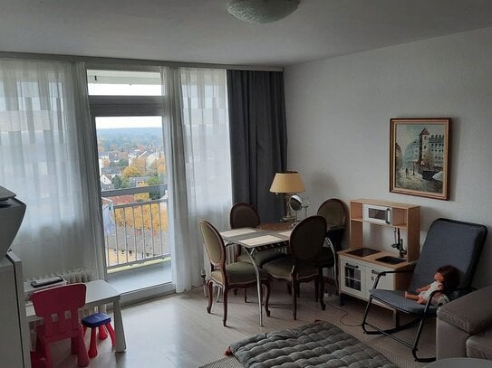 2-Zimmer-Wohnung mit Skylineblick / wird frisch renoviert