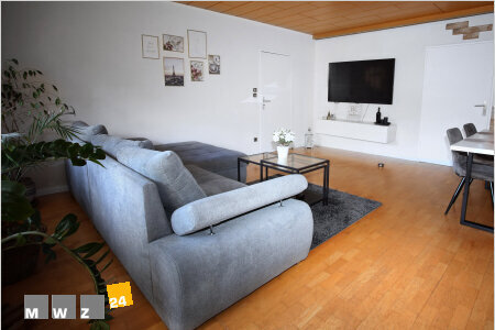 Komplett Möbliert/Furnished Accommodation in: Garath. Vollsanierte 3 Zimmer Wohnung im 1.OG eines