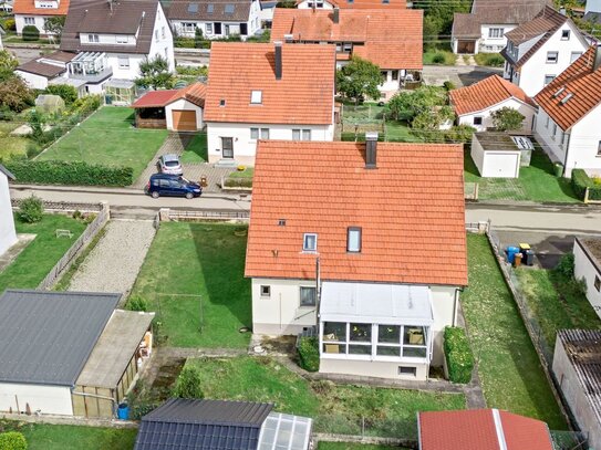 Provisionsfrei - Charmantes Einfamilienhaus mit Wintergarten und Garage