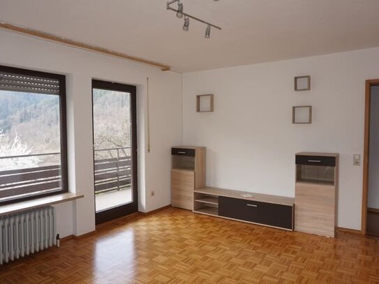 2 Zimmer Einliegerwohnung in sonniger Aussichtslage in Schramberg-Tal