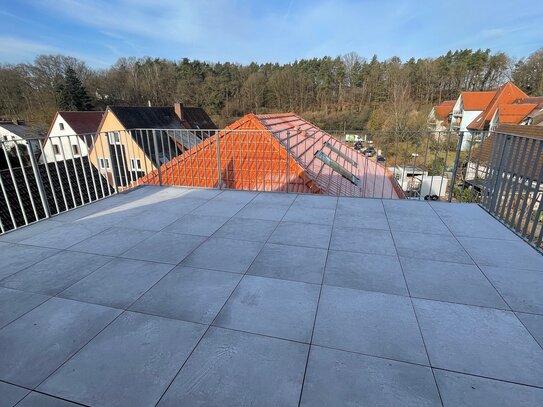 Schöne 2-Zimmer Wohnung auf 72m² mit Dachterrasse