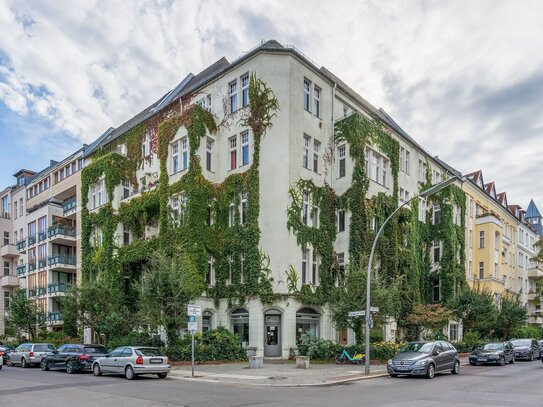 Sanierte Altbauwohnung mit atemberaubenden Ausblick am Viktoria-Luise-Platz