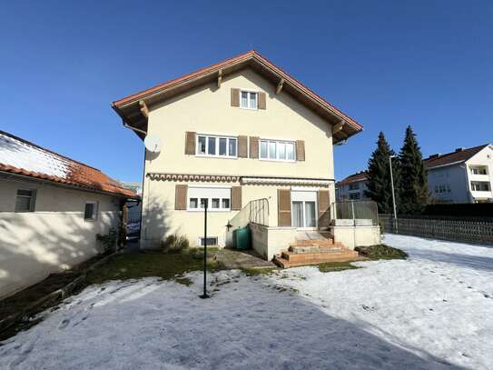 Zentrales Zweifamilienhaus mit großem Garten in Marktoberdorf