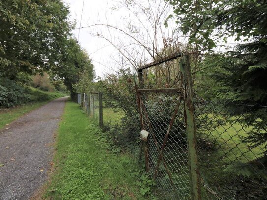 2.696 m² Baugrundstück in Kirchditmold mit Baugenehmigung für 8 Reihenhäuser