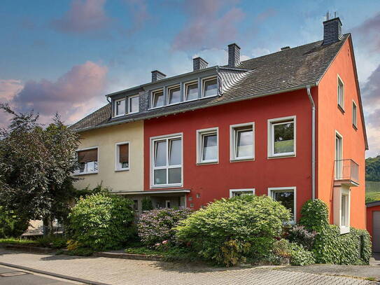 Energieeffizientes Einfamilienhaus mit großem Garten und isolierter Halle