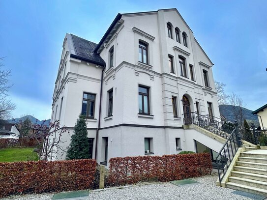 Exklusive DG-Wohnung in denkmalgeschützter Altbau-Villa