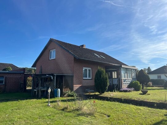 Einfamilienhaus mit großem Grundstück und zwei Garagen in Dahlem OT Marienau, bei Dahlenburg !