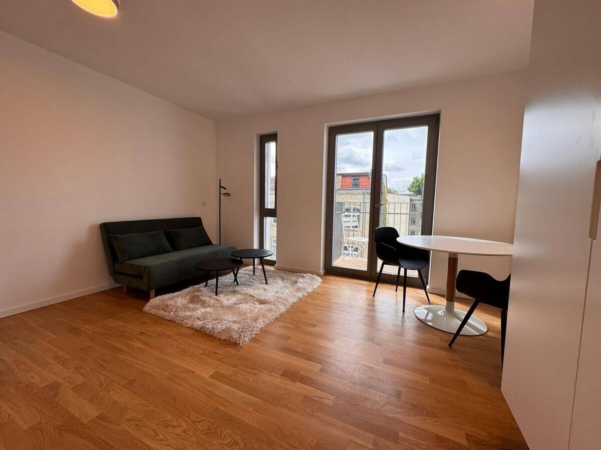 Weißensee: Berliner Allee: ERSTBEZUG im NEUBAU - ab SOFORT: Möblierte 1-Zi-Whg, 24m² + BALKON - 5.OG - Photo 1