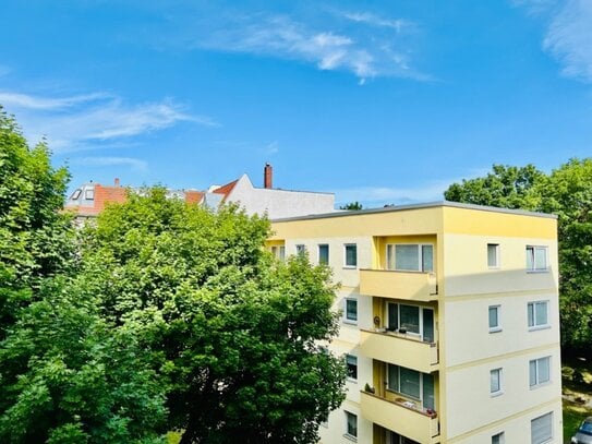 Rückzugsort im bürgerlichen und durchgrünten Steglitz – Wohnung mit Balkon, Grünblick und Aufzug zw.i Steglitzer Damm u…