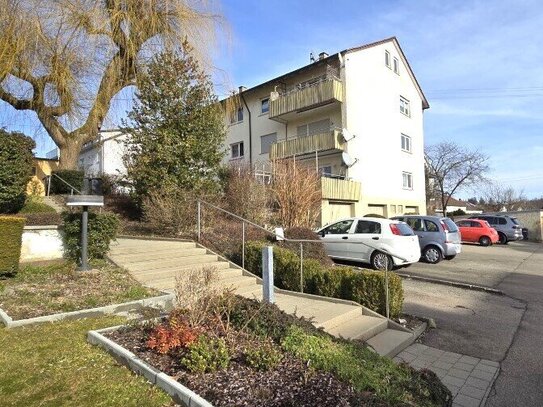 Renovierte 3-Zimmerwohnung mit großem Balkon und direktem Gartenzugang