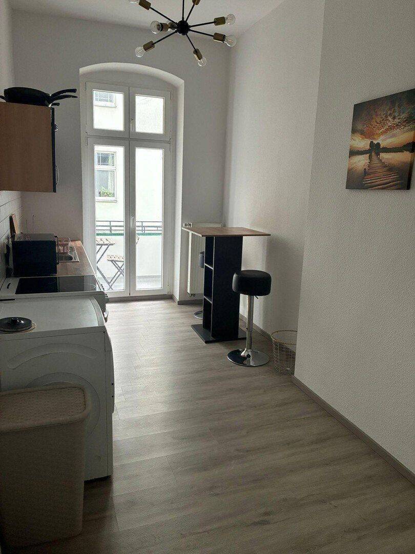 Frisch renovierte 2-Zimmer-Wohnung mit Balkon im Neuköllner-Kiez - Photo 1