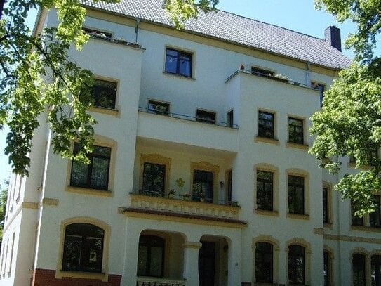 +++GERÄUMIGE WOHNUNG MIT WEST- BALKON UND PKW-SP+++