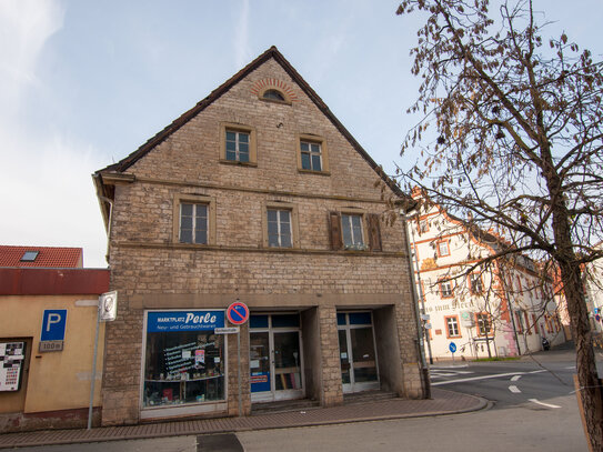 Für Individualisten: Historisches Sandsteinhaus mit Gewerbefläche im Herzen Rimpars