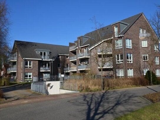 Dachgeschosswohnung in ruhiger Lage mit Balkon, einem TG-Stellplatz und einem Außenstellplatz