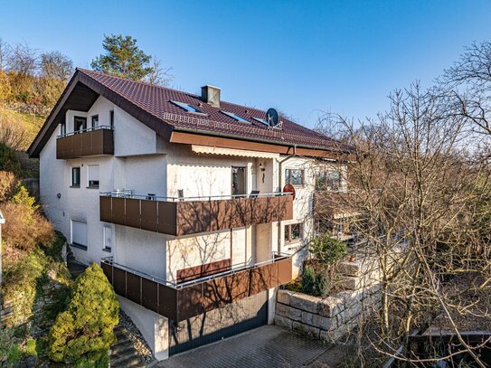 Dachgeschoss-Juwel - große 4,5-Zimmerwohnung mit Aussicht und eigenem Garten