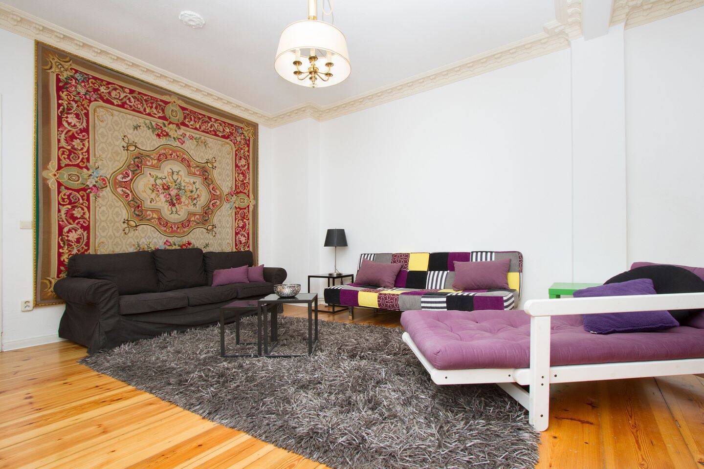 Stilvoll eingerichtetes Apartment mit riesiger Wohnfläche ideal für Familien mitten in Charlottenburg - Photo 1