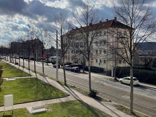 Neu renovierte 3 Raumwohnung in zentraler Lage